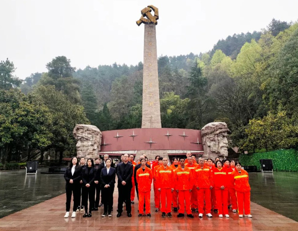 清明時(shí)節丨緬懷先烈，向英雄致敬
